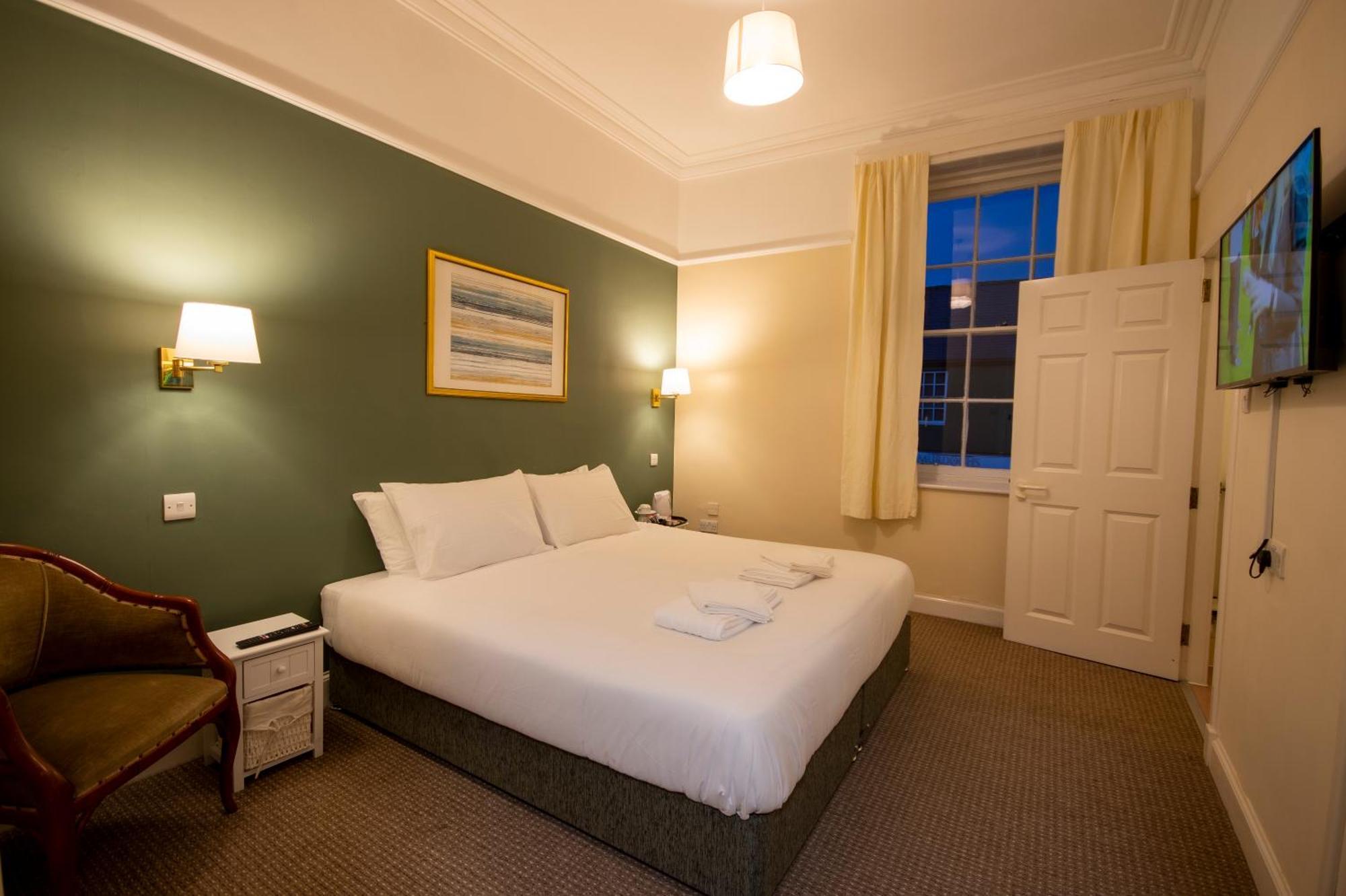 Douglas Arms Hotel Castle Douglas Bilik gambar
