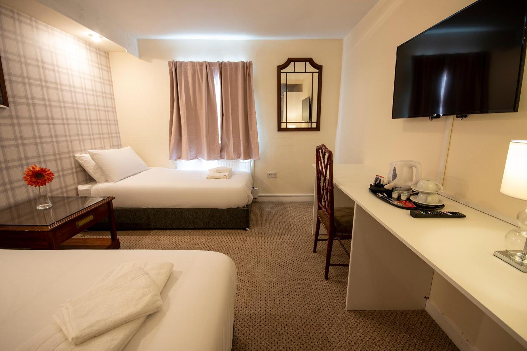 Douglas Arms Hotel Castle Douglas Bilik gambar